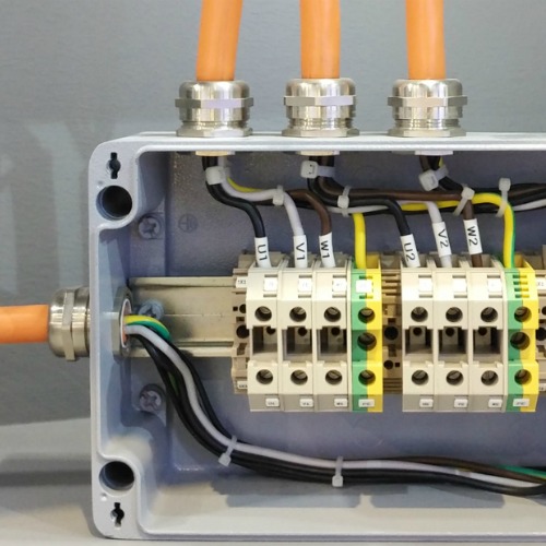 Difference Between Single and Double Compression Cable Gland